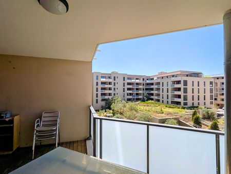 AIX LA DURANNE APPARTEMENT T2 MEUBLE TERRASSE ET GARAGE, - Photo 2