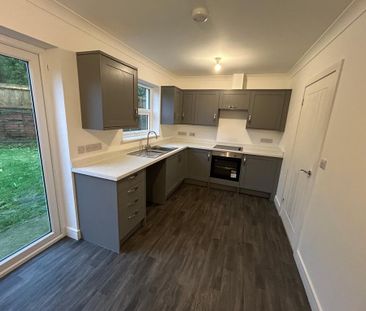 2 bedroom semi-detached house to rent - Photo 4