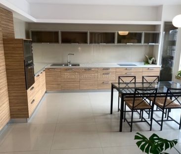 Large and Comfortable Two Bedroom Flat with Large Terrace - Piata V... - Photo 4