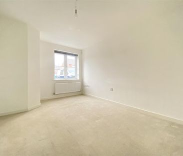 Sceptre Avenue, Bessacarr, Doncaster - Photo 2