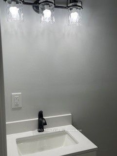 For Lease - 930 Silversmith Drive Unit# Bsmt., Mississauga, Ontario - Photo 4