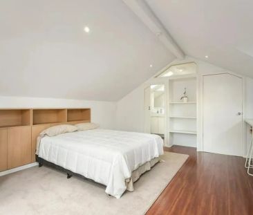 Fully Furnished Loft-Style Living in the Heart of Caulfield - Photo 3