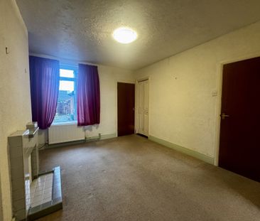 Cromwell Road, Rushden - Photo 2