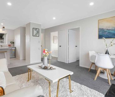 Renovated Brick & Tile 2BR Home in Bucklands Beach - Photo 5