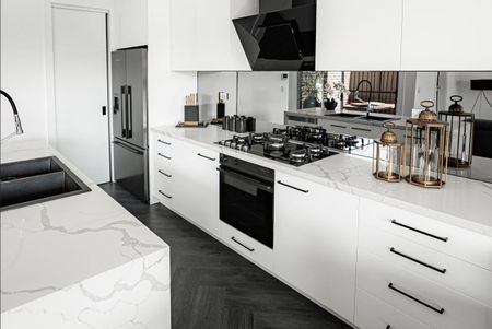 Luxurious Four-Bedroom Family Home - Photo 2