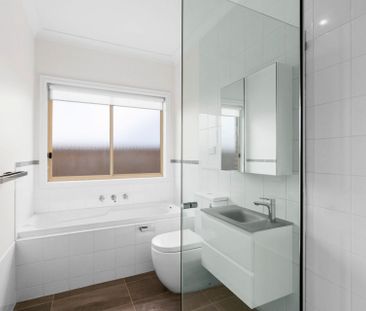 24 Roslyn Road, Belmont - Photo 6