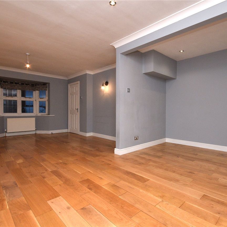 3, Oakroyd Fold, Churwell, Morley, Leeds, LS27 7YH - Photo 1