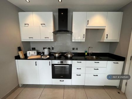 2 bedroom flat to rent - Photo 4