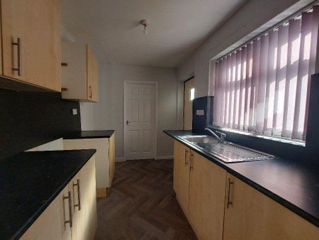 2 bedroom terraced house to rent - Photo 2