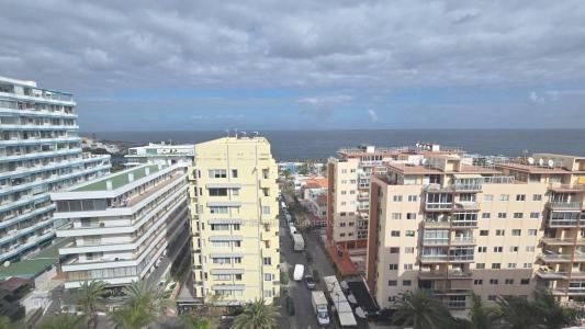 Waking up every morning to the sound of the sea and having it so close is a dream come true with this apartment. - Foto 1