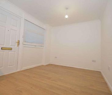 Row Town, KT15 - Photo 2