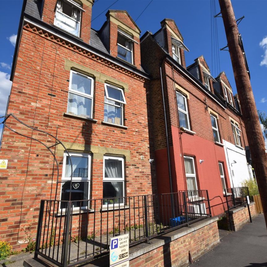 Heath Road, Twickenham - 1 bedroomProperty for lettings - Chasebuchanan - Photo 1