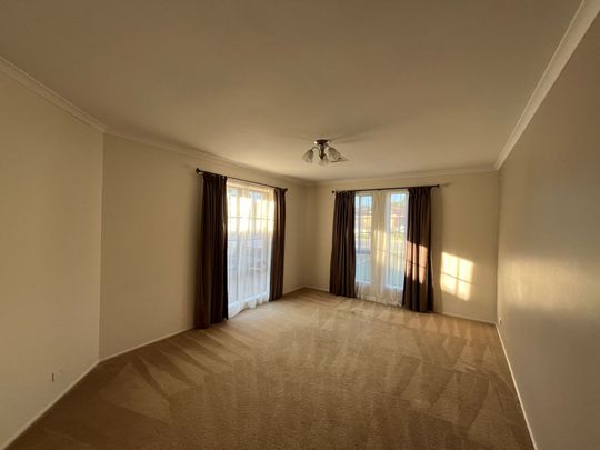 Lovely Home in Morphett Vale - Photo 1