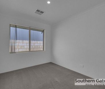 Modern Family Home! - Photo 4