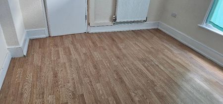 3 Bed Semi-Detached House, Sangley Road, SE6 - Photo 3