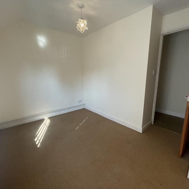 3 bedroom end of terrace house to rent - Photo 1