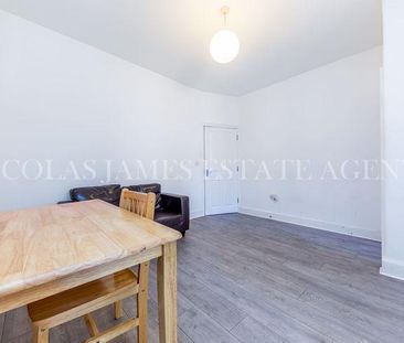 4 bedroom terraced house to rent - Photo 2