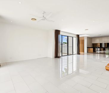 ✨Prime Water Views in the Heart of Sanctuary Cove 🏡 - Photo 1