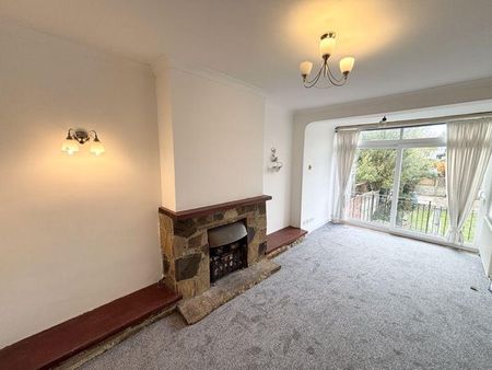 4 bedroom semi-detached house to rent - Photo 2