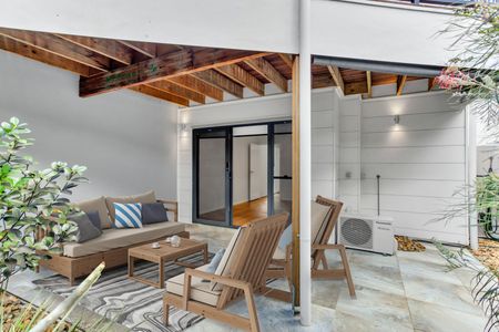 Beautifully Presented with Lots of Space - Photo 5