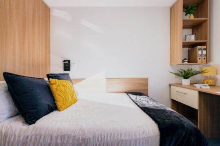 First Floor Four Bed Cluster - Photo 2