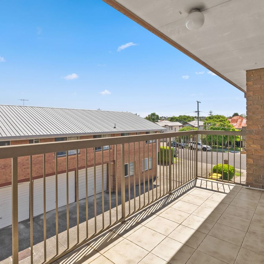 Top Floor Unit with Beautiful Breezes - Photo 1