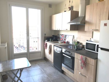 Location Appartement 3 pièces 61m² ROMANS SUR ISERE 26100 - Photo 4