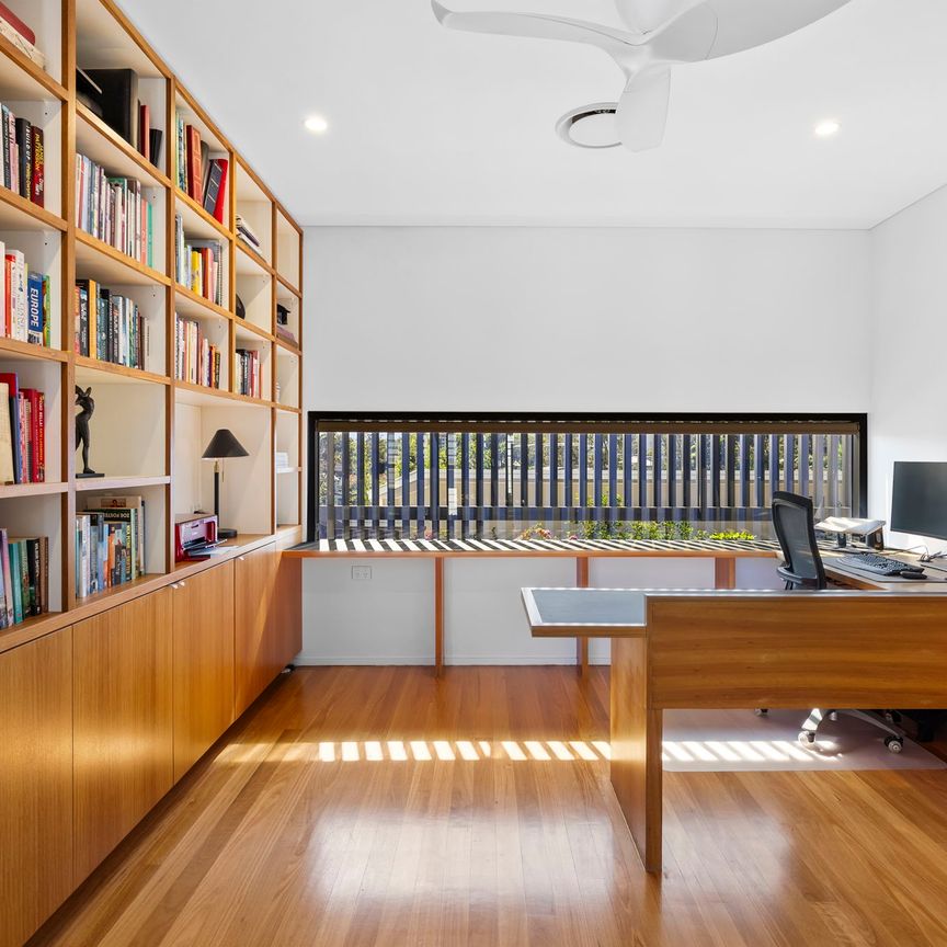 30 Orchard Terrace, St Lucia QLD 4067 - House For Rent | Domain - Photo 1