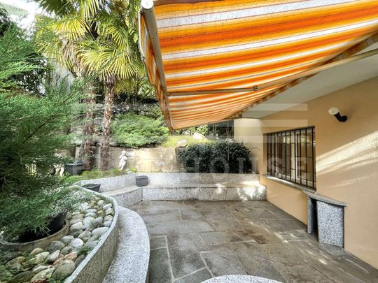 Beautiful apartment with private garden - Photo 1