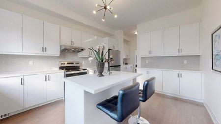 For Lease - 2123 Royal Gala Circle Unit# Master Suite, Mississauga, Ontario - Photo 4