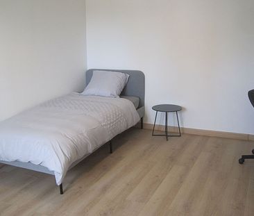 A LOUER CHAMBRE MEUBLEE DANS MAISON PROCHE DES ECOLES ET DU CENTRE VILLE DE ST QUENTIN - Photo 1