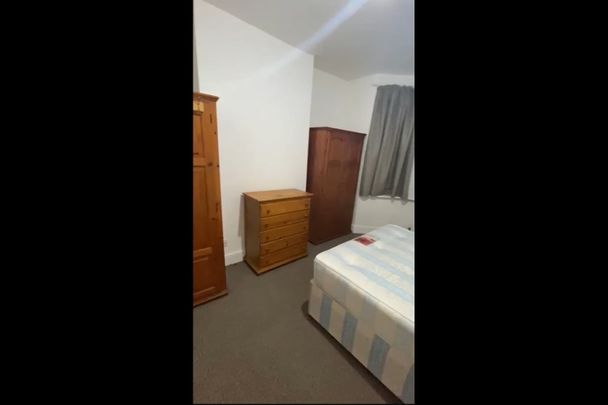 Room in a Shared House, Alric Avenue, NW10 - Photo 1