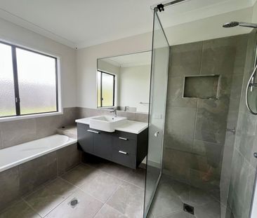 BRAND NEW EXECUTIVE HOME - Photo 2