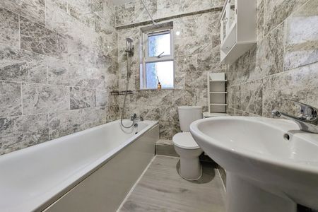 Wilton Avenue, SO15 - Photo 4