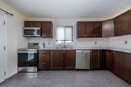 For Lease - 64 Copeman Crescent, Barrie, Ontario - Photo 5
