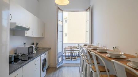 Bright room with private bathroom in Bonavista street - Photo 3