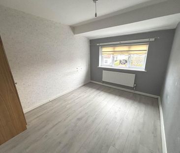 4 bedroom detached house to rent - Photo 6