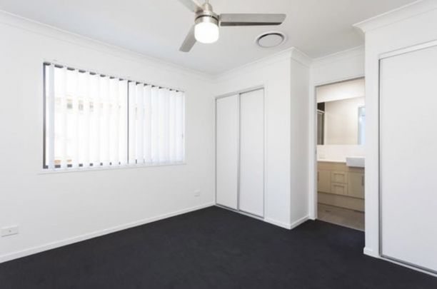 CARSELDINE 4 BEDROOM - Photo 1