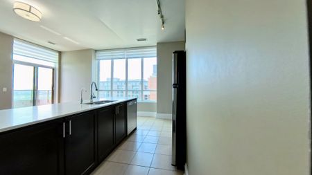 For Lease - 2470 Prince Michael Drive Unit# 703, Oakville, Ontario - Photo 3