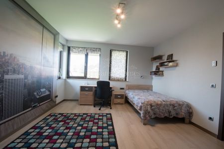 Furnished Four-Bedroom House - Sibiu Suburbs - Photo 5