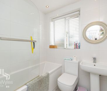 3 bedroom end of terrace house to rent - Photo 3