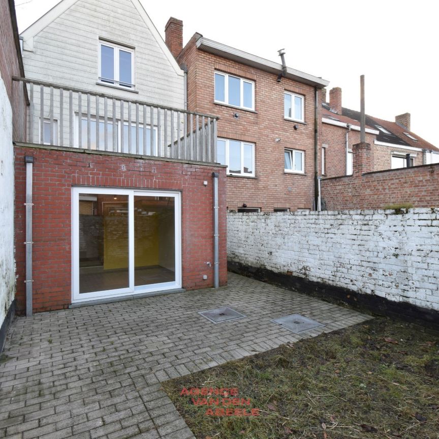 Volledig vernieuwde woning voorzien van nodige comfort - Photo 1