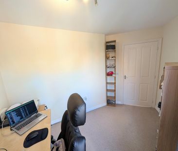 3 bedroom semi-detached house to rent - Photo 5