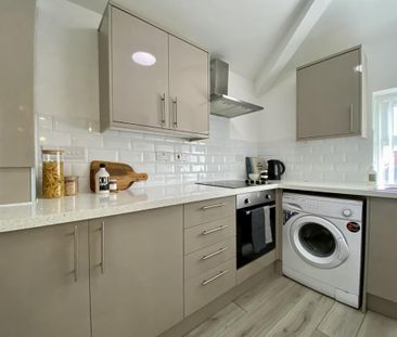 1 bedroom in a house share to rent - Photo 2