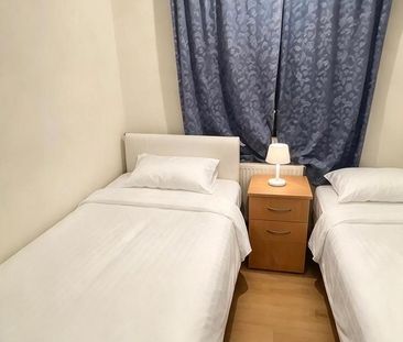3 bedroom terraced house to rent - Photo 5