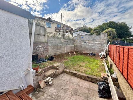 3 bedroom terraced house to rent - Photo 4