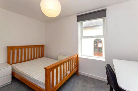 3 bedroom terraced house to rent - Photo 4