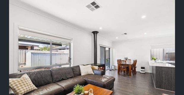 Well Presented 3 bedroom Plus 2 living Area home - Photo 1