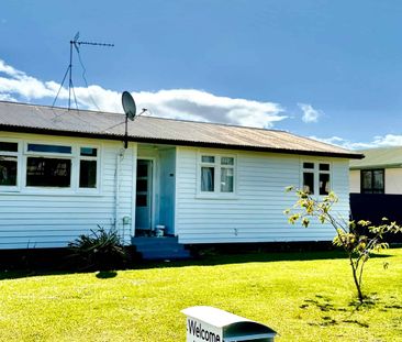 The property has great neighbors that lovely and k - Photo 4