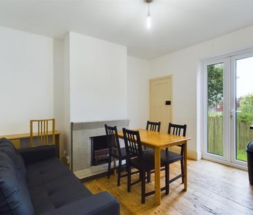 4 bedroom terraced house to rent - Photo 5